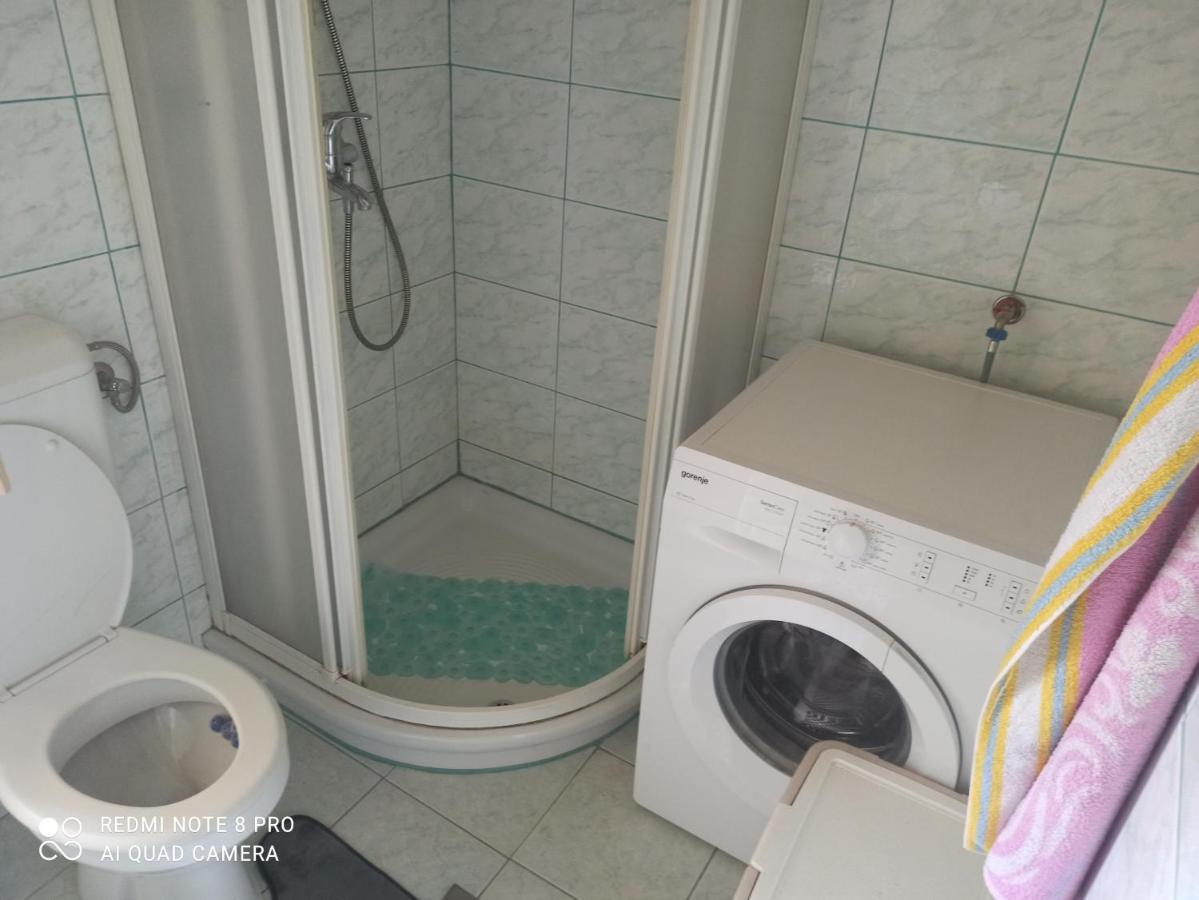 Studio Apartman Lea Pula Buitenkant foto