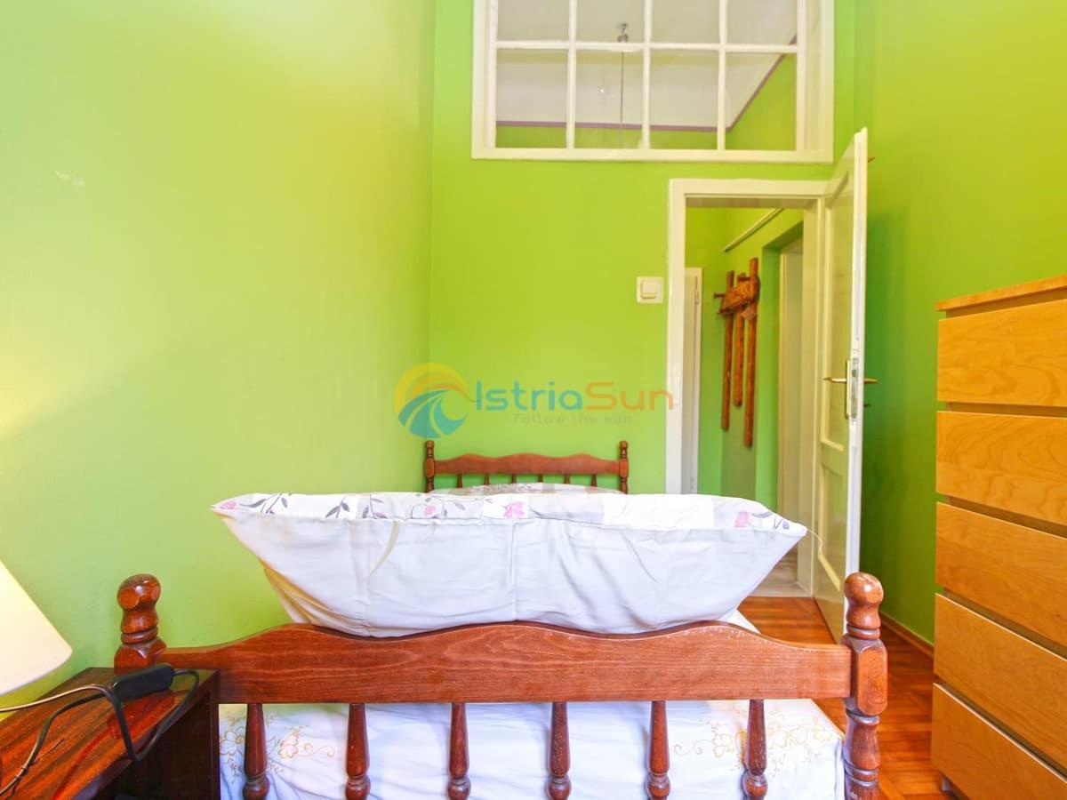 Studio Apartman Lea Pula Buitenkant foto